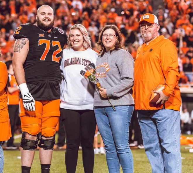 Josh Sills's mom, dad, and sister