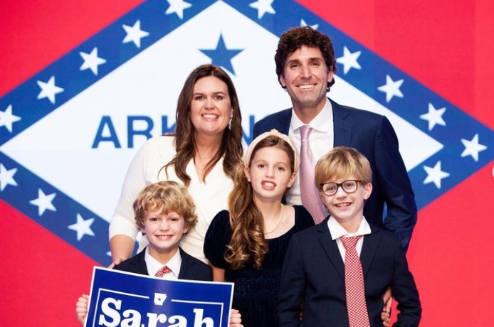 Sarah Huckabee Sanders with her husband and their kids