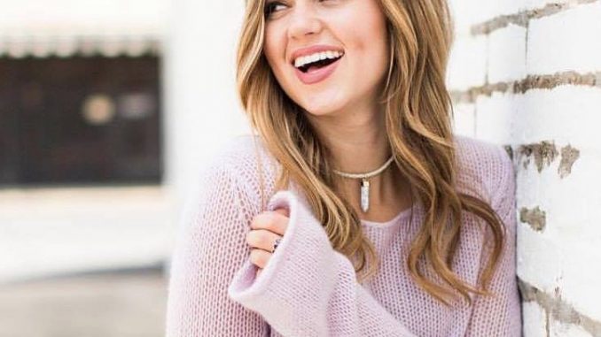 Who’s Sadie Robertson? Wiki: Net Worth, Engaged, Siblings, Married, Son