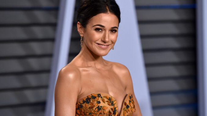 Emmanuelle Chriqui Husband, Married, Net Worth, Now, Diet, Family, Siblings