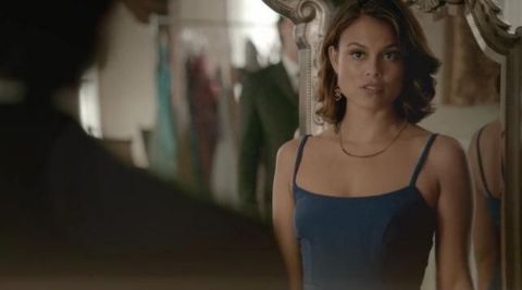 Nathalie Kelley plays the role of Sybil