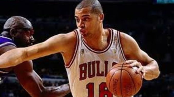 Bison Dele playing basketball for Chicago Bulls in 1997. Source: Celebvogue