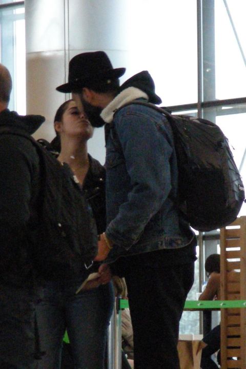 Chris Martinez was seen Kissing Demi rose , while waiting for their flight in Madrid Airport in December 15, 2017.