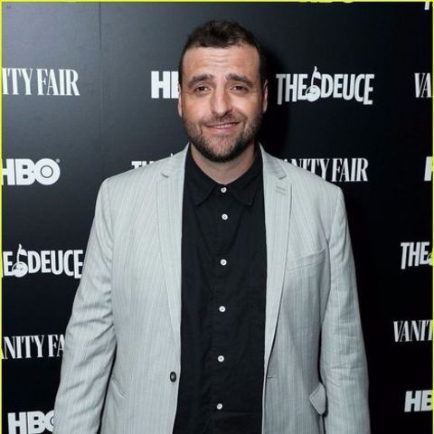 David Krumholtz giving a pose in an event.