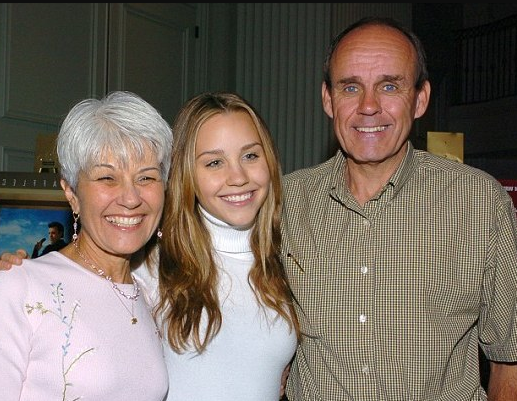 Amanda Bynes With Her Parents