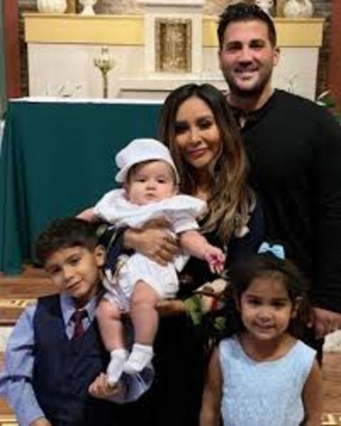 Jionni Lavalle with his love of life and three blessed kids.