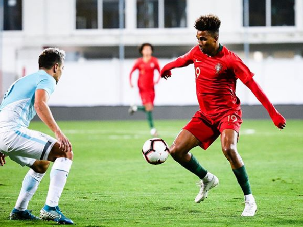 Gedson Fernandes Showing Skill With Ball