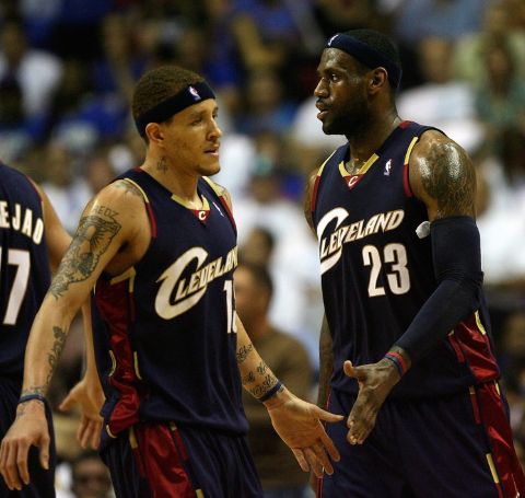 Delonte West career started to fall when rumor of him sleeping with LeBron mom spread in the media. 
