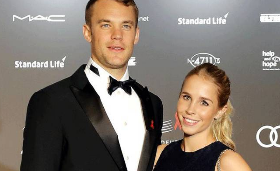 Manuel Neuer With His wife
