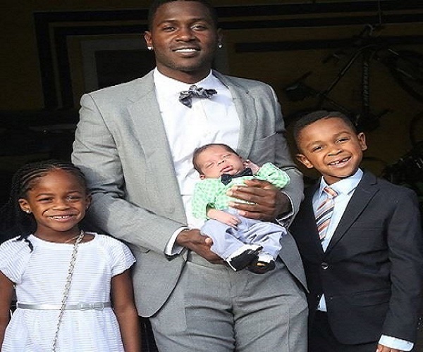 Antonio Brown Bio, Age, Weight, Height, Facts, Controversies, Net worth, Family Tree