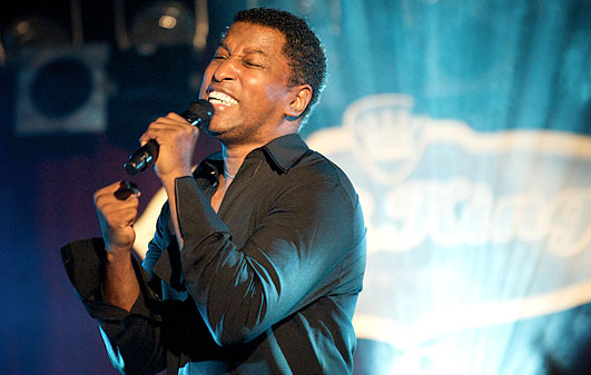 Babyface Singing in the stage