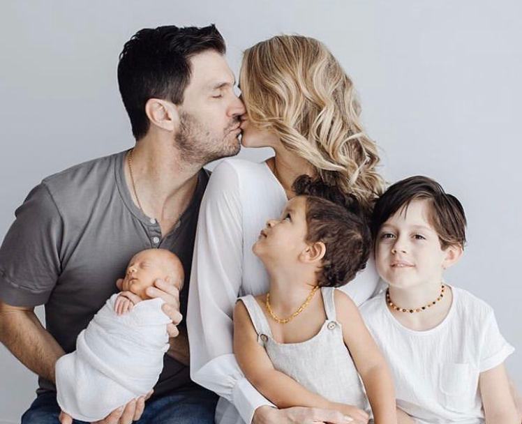 Barry Zito with his wife and childrens
