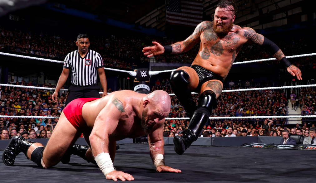 Aleister Black fighting against the opponent