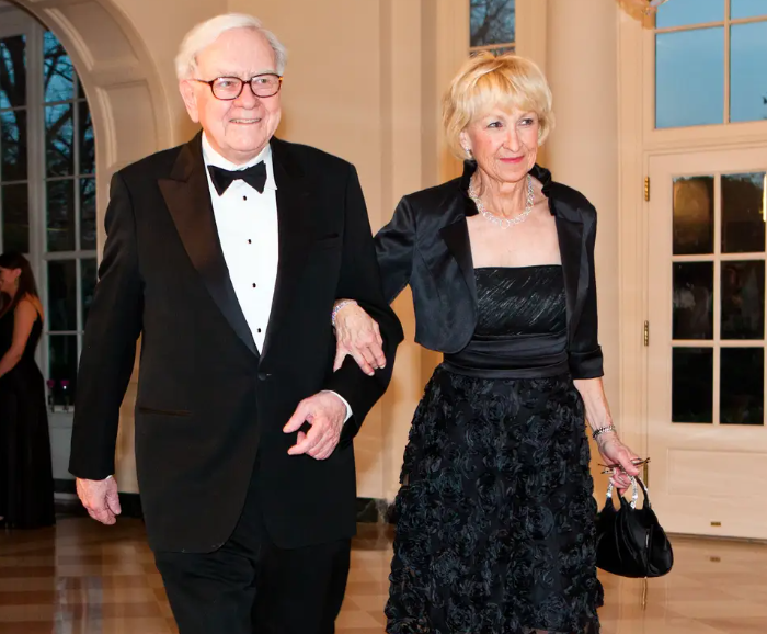 Warren Buffett With His Wife, Astrid Menks