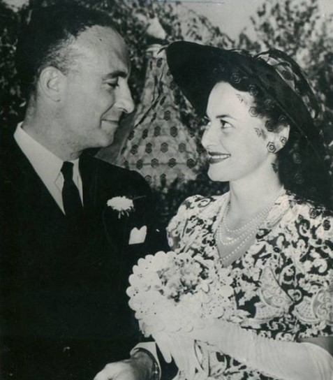 Olivia de Havilland married