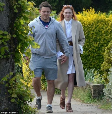 The Snippet of Eleanor Tomlinson and Will Owen