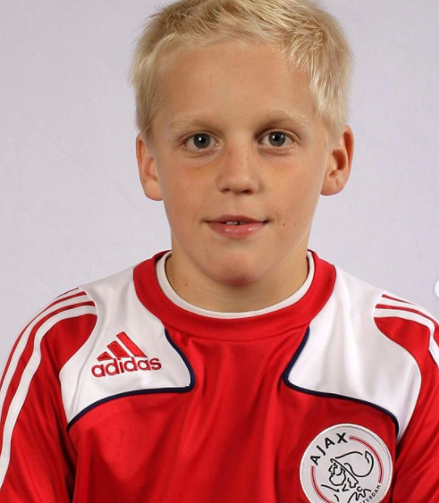 Donny van de Beek's childhood picture with the jersey of Ajax Team
