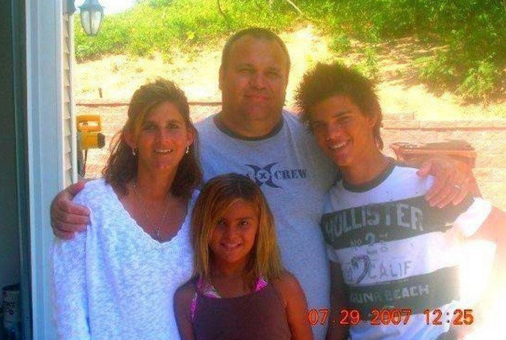 Taylor Lautner family