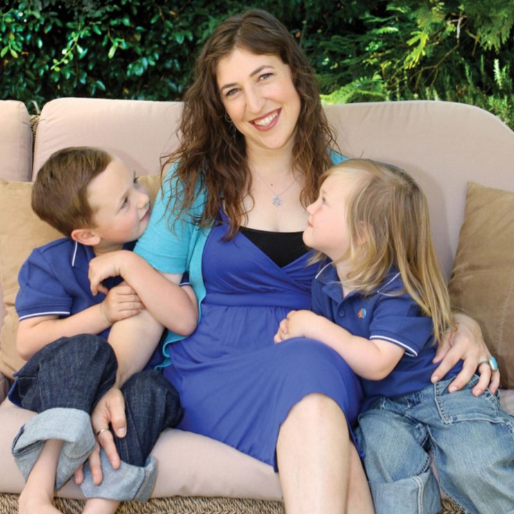 mayim bialik is she dating a
