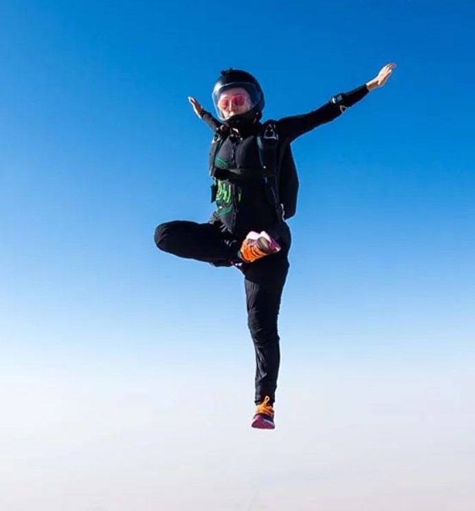 Latifa bint Mohammed Al Maktoum skydiving