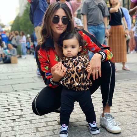 Nikki with her baby daughter