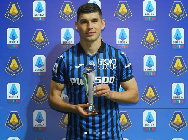 Ruslan Malinovskyi with his award