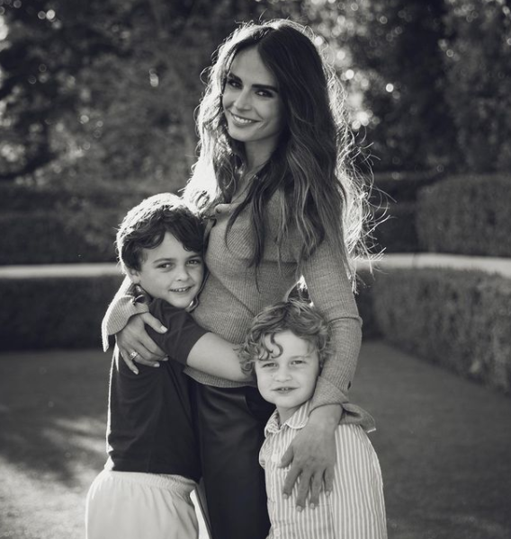 Jordana Brewster with her kids