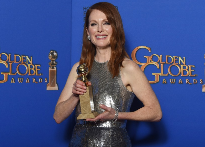 Julianne Moore with her Award