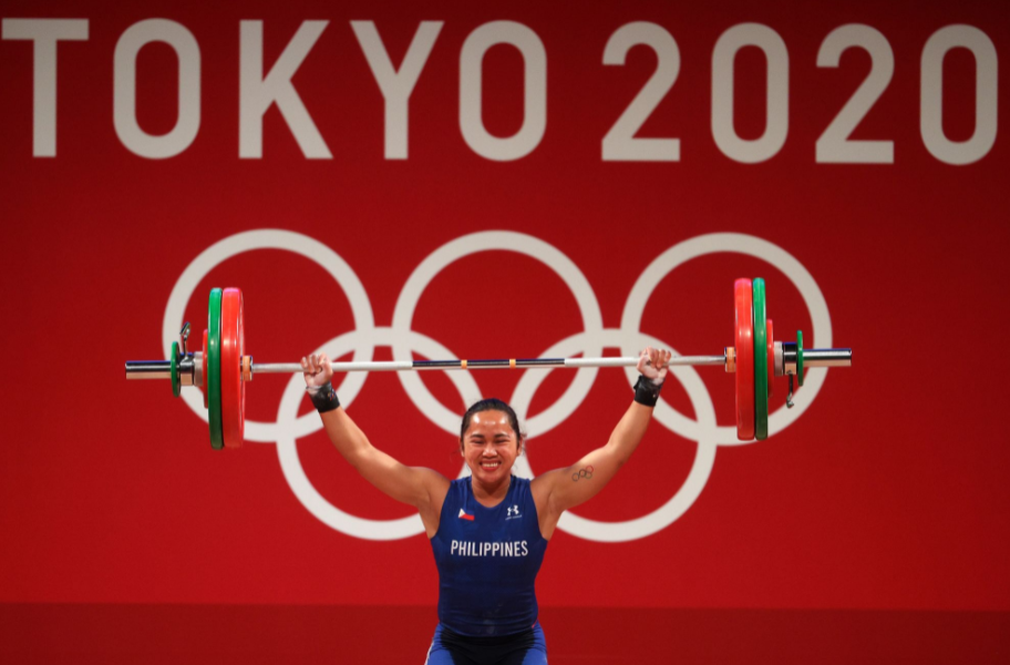 Hidilyn Diaz wins first Olympic gold medal