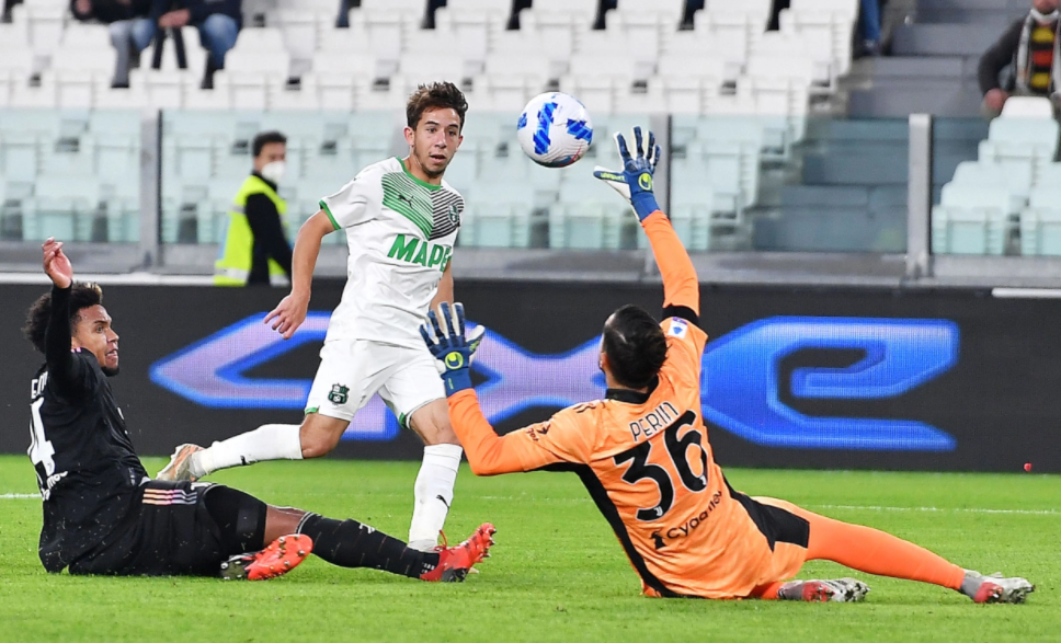 Maxime Lopez scores a late goal against Juventus