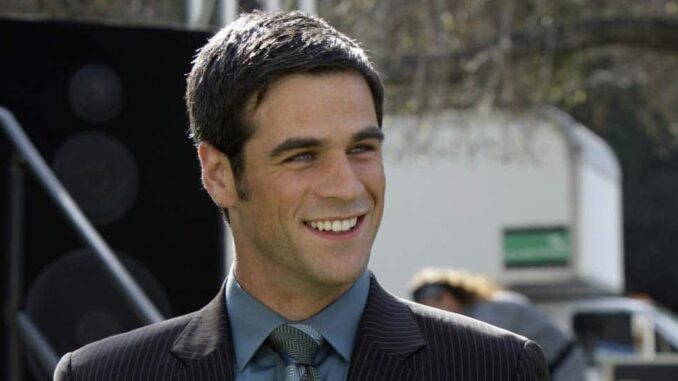Eddie Cahill's Biography - Wife, Net Worth, Siblings, Family