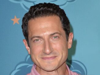 Sasha Roiz - Height, Wife, Net Worth