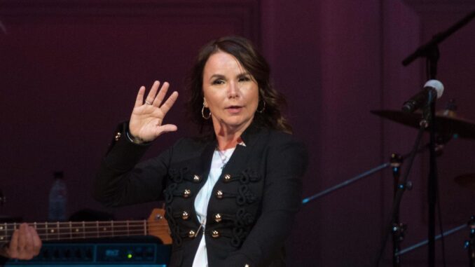 Patty Smyth's Net Worth, Husband John McEnroe – Biography