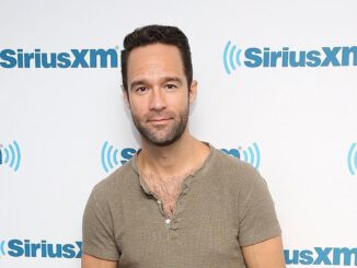 Chris Diamantopoulos' Height, Net Worth, Wife Becki Newton