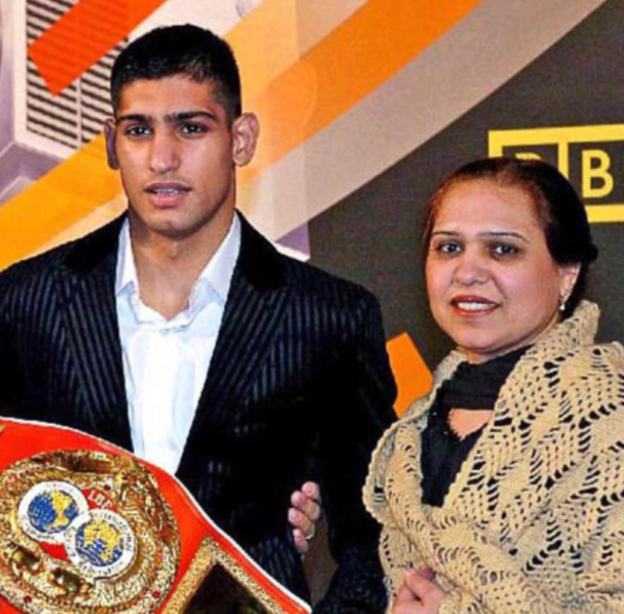 Amir Khan with his mom