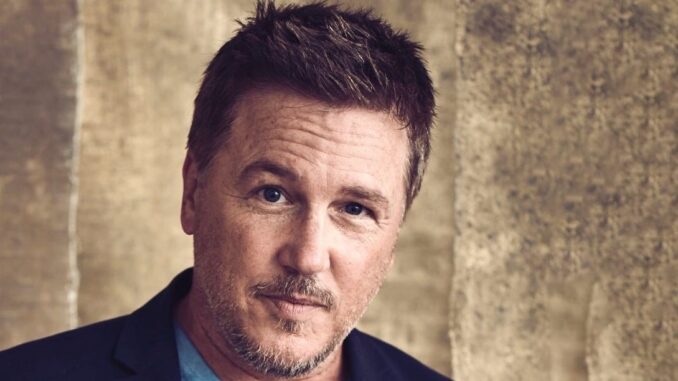 Lochlyn Munro's Net Worth, Wife, Family, Eyes