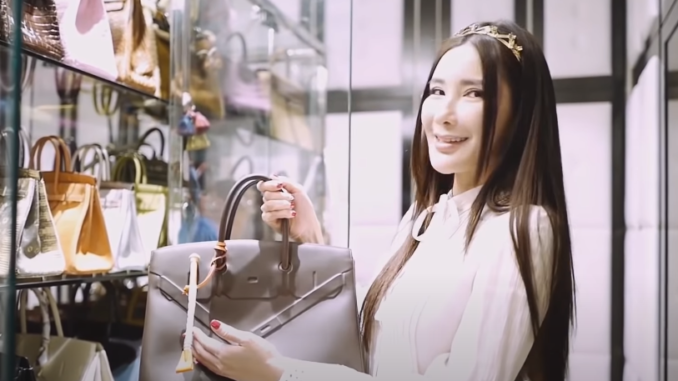 Jamie Chua1