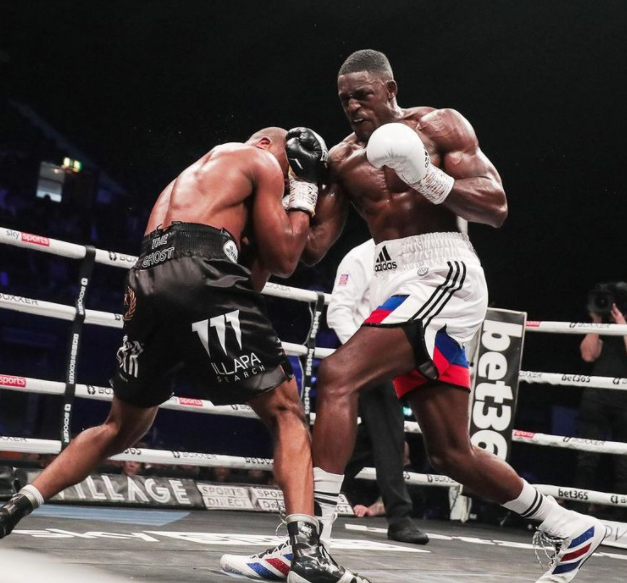 Richard Riakporhe Fighting Against The Opponent