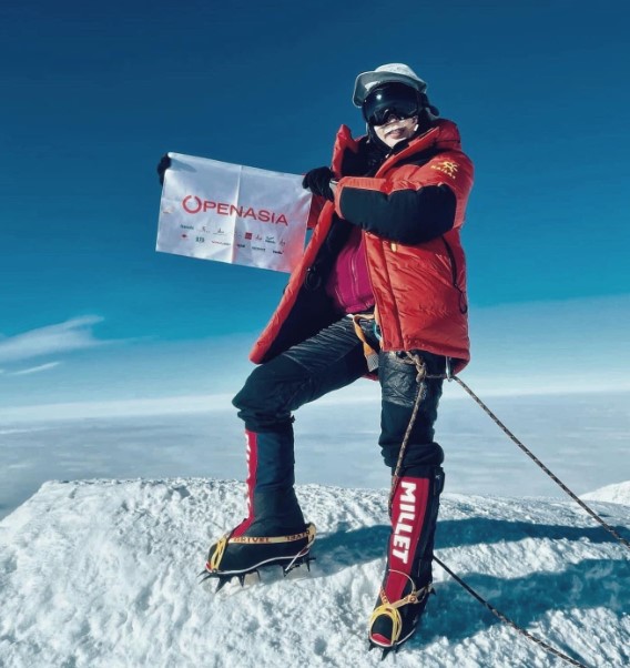 Céline Nha Nguyen Mt. Everest