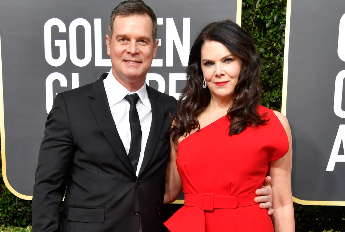 Peter Krause and his girlfriend, Lauren Graham broke up