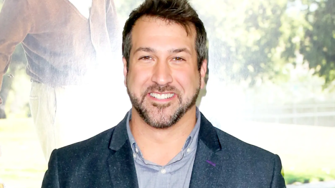 Joey Fatone - Bio, Net Worth, Wife, Age, Family, Facts, Height, Salary