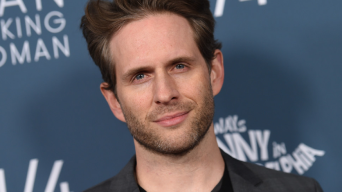 Glenn Howerton1