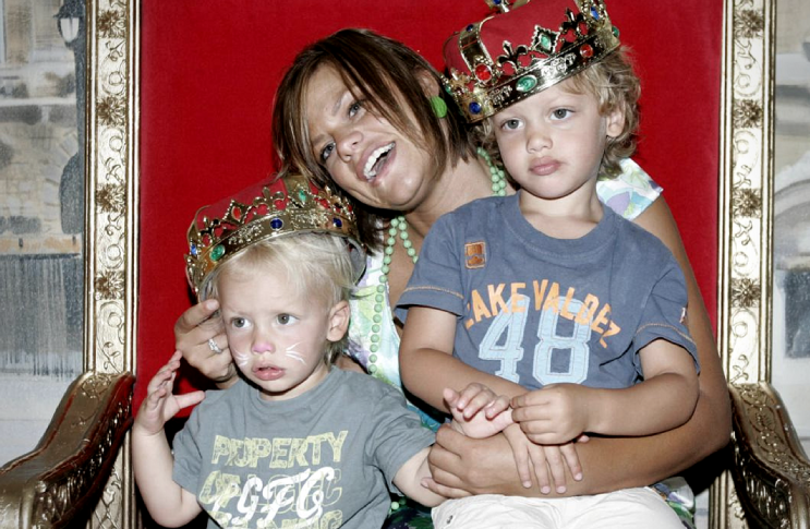 Jade Goody cheering up with her sons - Freddy and Bobby
