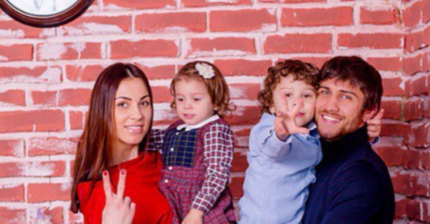 Vasiliy Lomachenko with his wife and kids