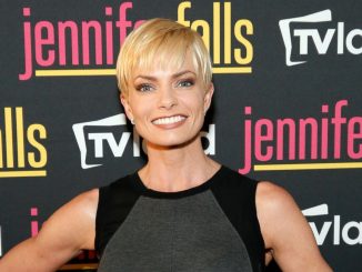 Jaime Pressly and Margot Robbie are like twins but unrelated